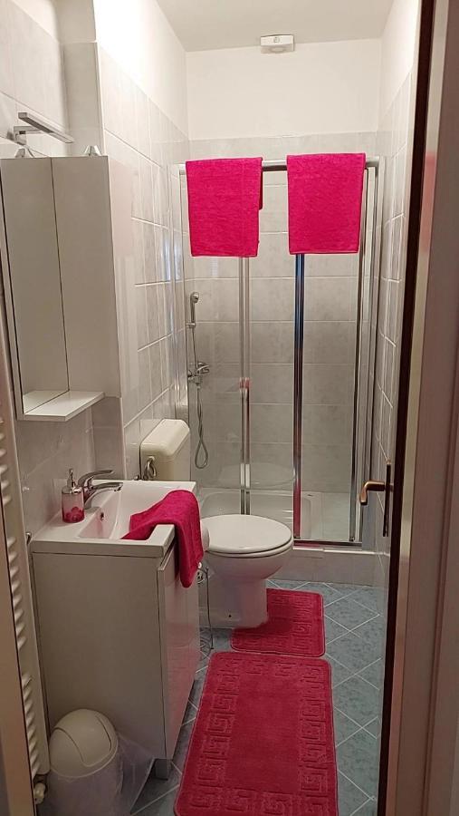 Mundanije Apartmani Katarina מראה חיצוני תמונה