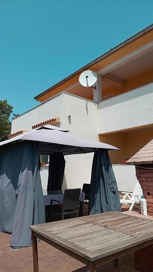 Mundanije Apartmani Katarina מראה חיצוני תמונה
