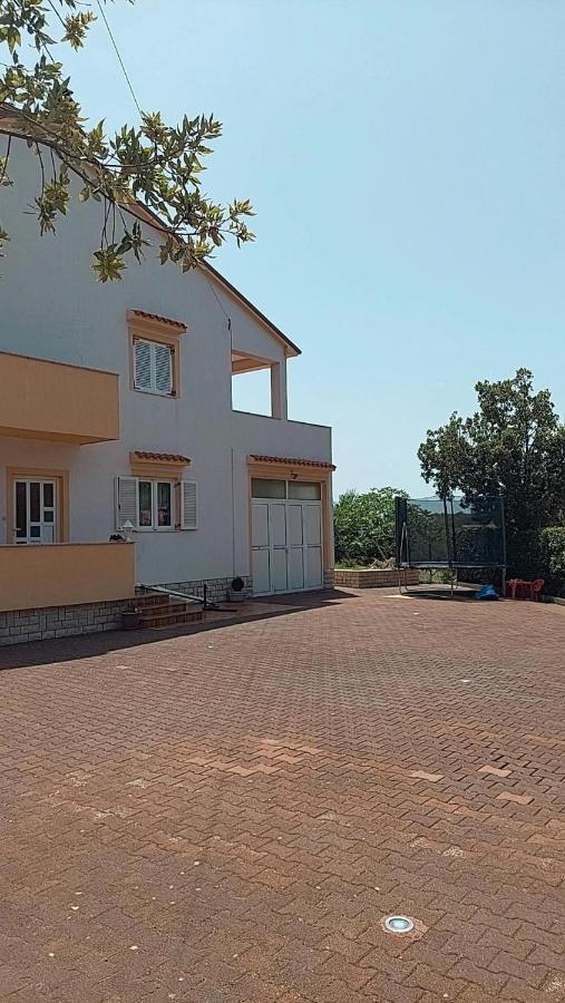 Mundanije Apartmani Katarina מראה חיצוני תמונה